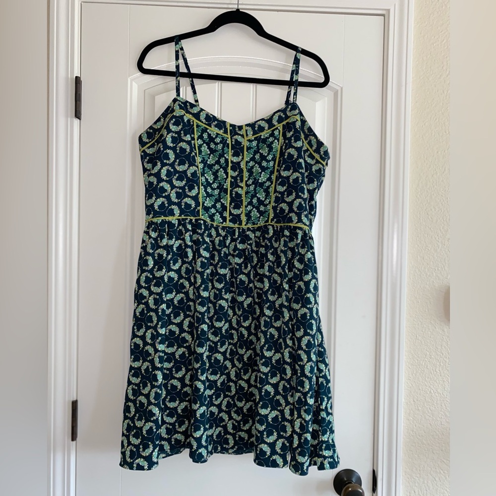 Lauren Conrad spring dress EUC SZ14